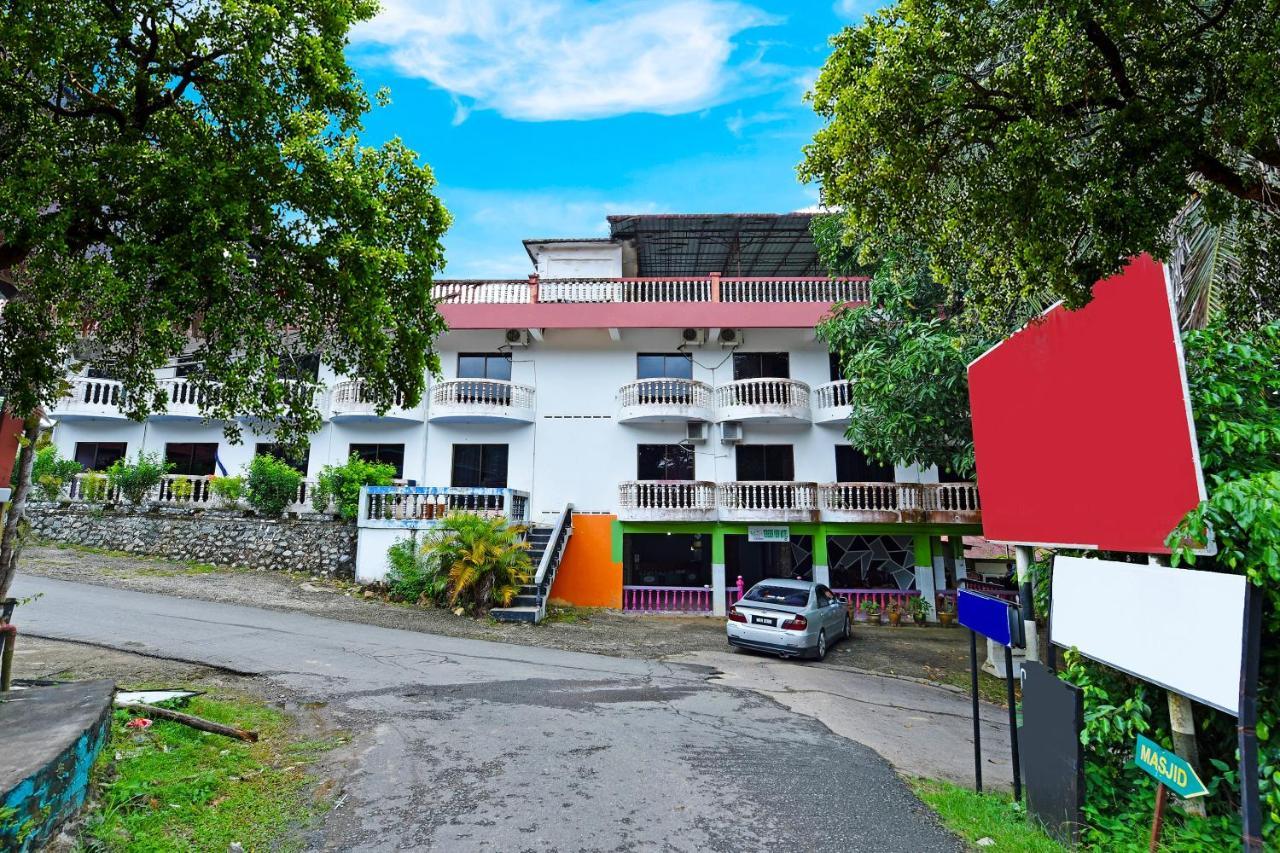Oyo 90565 Teresek View Motel Kuala Tahan Exterior foto